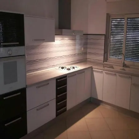 Lilic - Three Bedroom With Terrace And Garden View アパート *