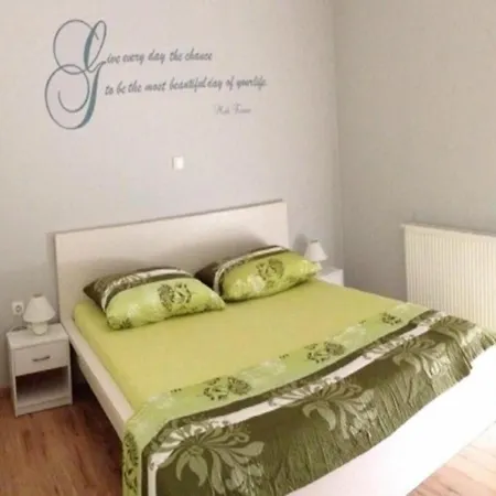 Lilic - Three Bedroom With Terrace And Garden View アパート *